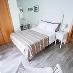 Ocean Two & Three 아파트